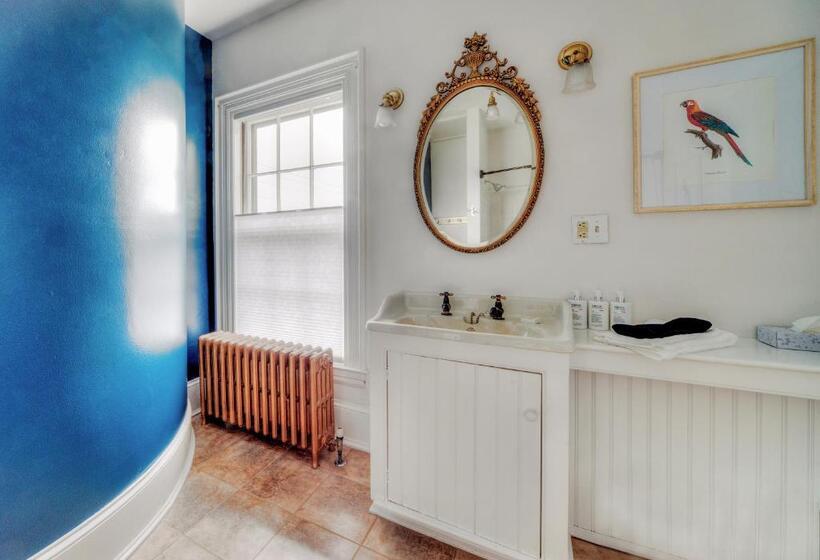 غرفة ديلوكس, The Water Street Inn