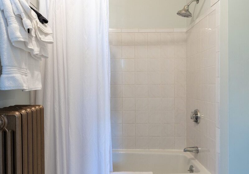 غرفة ديلوكس, The Water Street Inn