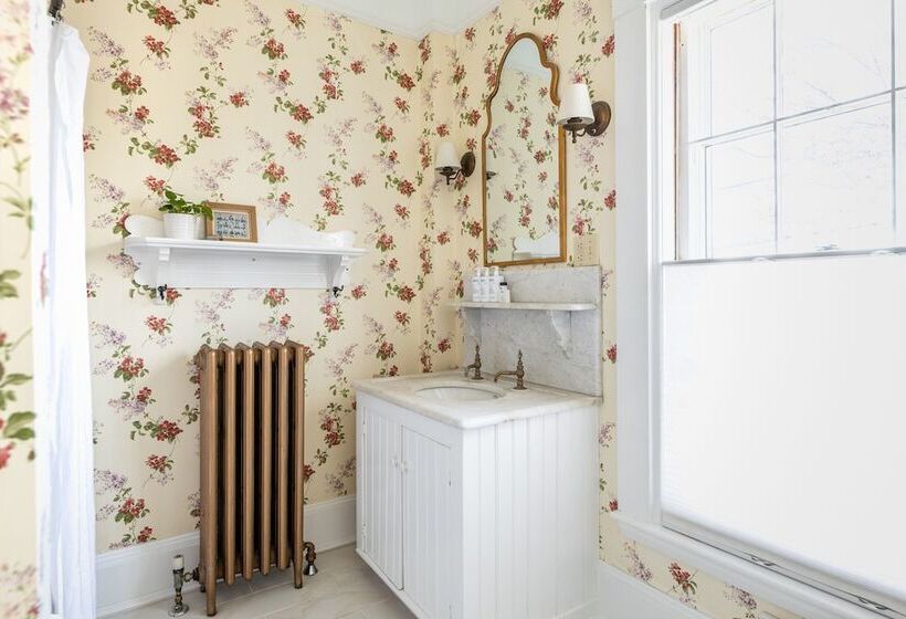 غرفة ديلوكس, The Water Street Inn