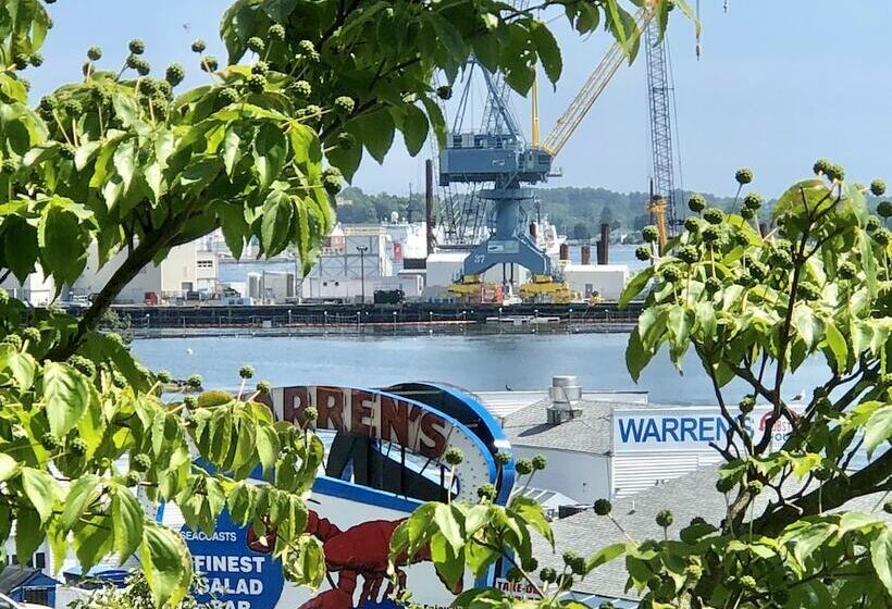 غرفة ديلوكس, The Water Street Inn