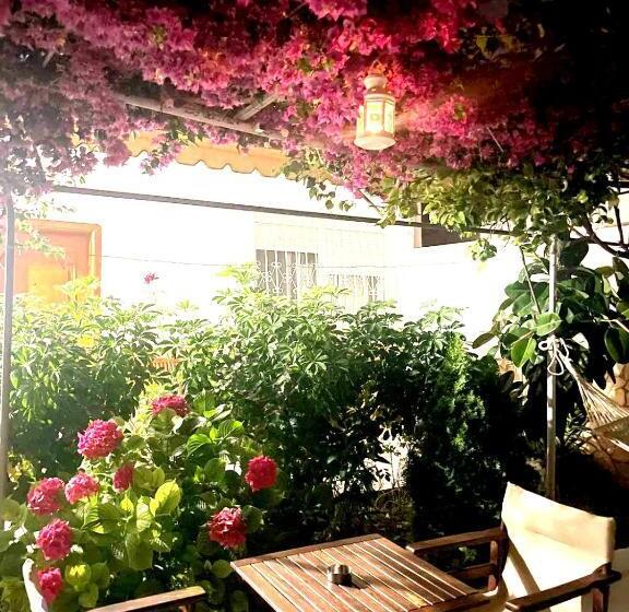 דירת חדר נוף לגינה, Apartments Athina Orikum