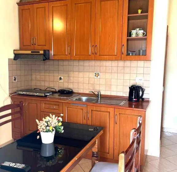 آپارتمان 1 خوابه, Apartments Athina Orikum