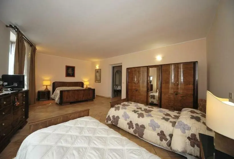 Perhesviitti, Romantica Pucci