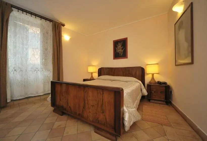 Perhesviitti, Romantica Pucci