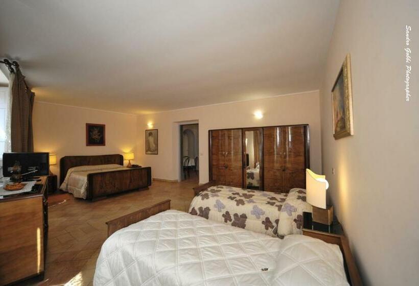 סוויטה משפחתית, Romantica Pucci