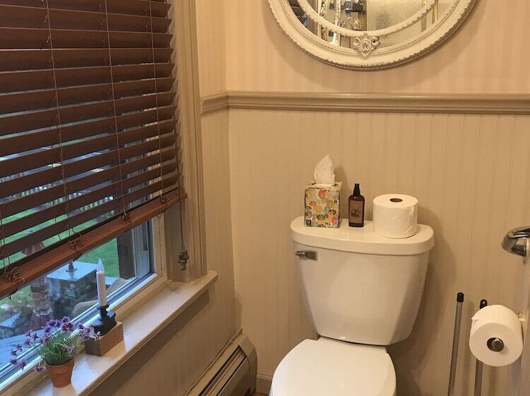 デラックスルーム, Carriage Stop Bed & Breakfast