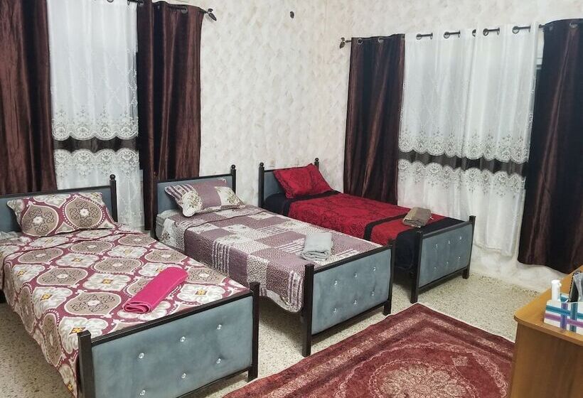 تختخواب در اتاق مشترک, Magtas