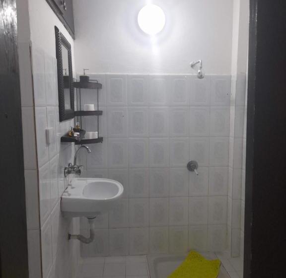 اتاق استاندارد سه نفره, Magtas