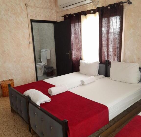 Economy Quadruple Room, Magtas