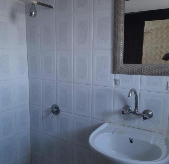 Economy Quadruple Room, Magtas