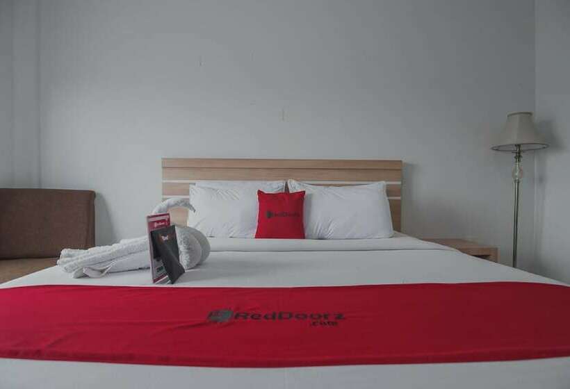 Номер Стандарт, Reddoorz Near Hermes Place Polonia Medan