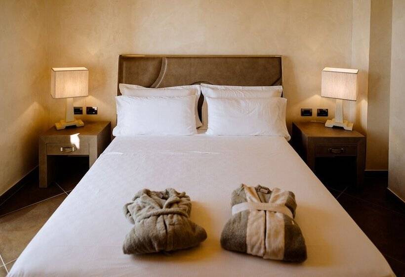 غرفة ديلوكس مطلّة علي البحر, Resort Faro Di Punta Fenaio