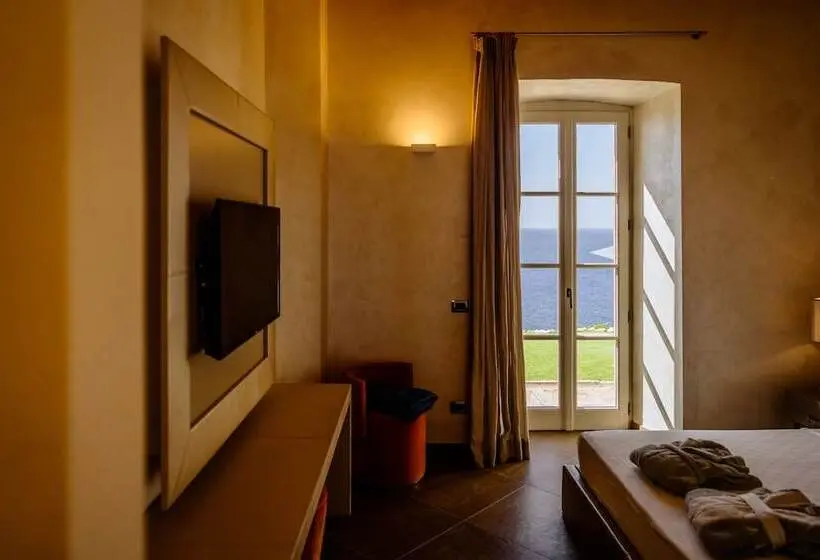 オーシャンビューデラックスルーム, Resort Faro Di Punta Fenaio