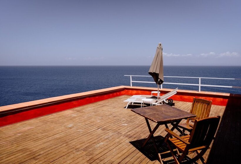 סוויטת דלוקס נוף לים, Resort Faro Di Punta Fenaio