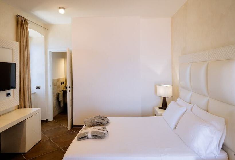 Люкс Deluxe Вид на Море, Resort Faro Di Punta Fenaio