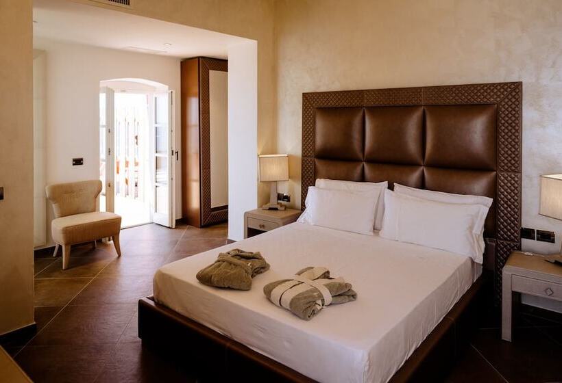 סוויטת דלוקס נוף לים, Resort Faro Di Punta Fenaio
