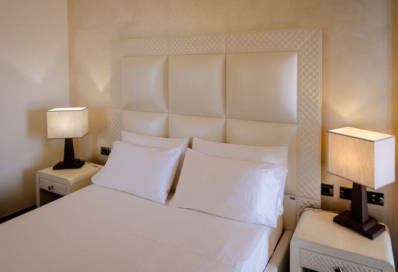 סוויטת דלוקס נוף לים, Resort Faro Di Punta Fenaio