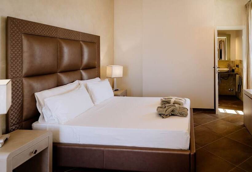 סוויטת דלוקס נוף לים, Resort Faro Di Punta Fenaio