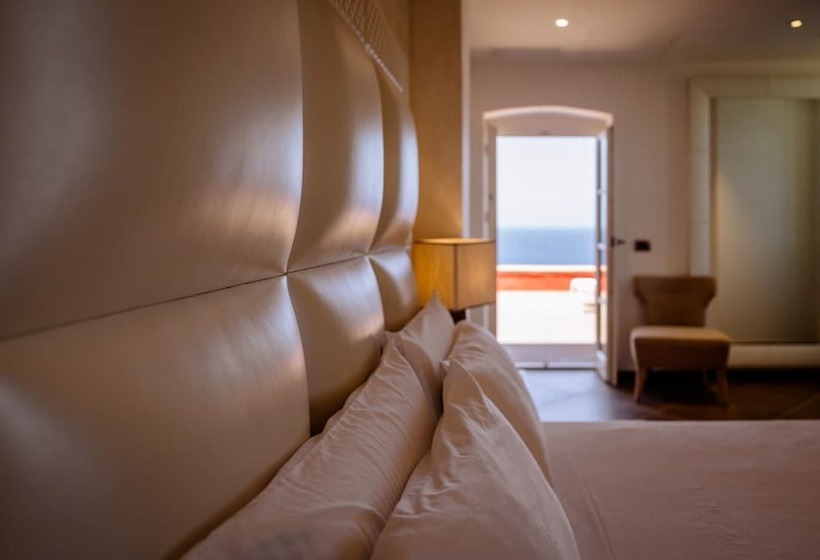 סוויטת דלוקס נוף לים, Resort Faro Di Punta Fenaio