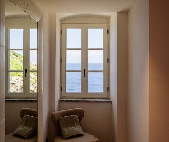 סוויטת דלוקס נוף לים, Resort Faro Di Punta Fenaio