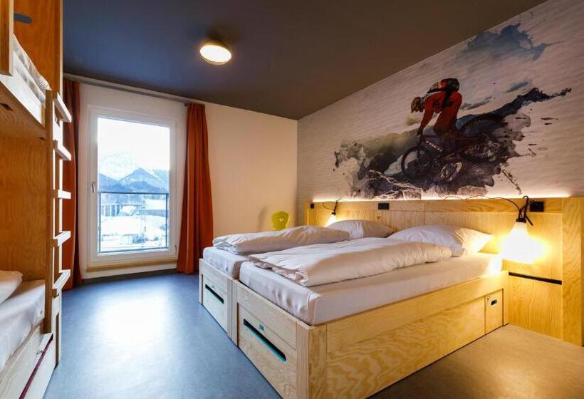 Quarto Quádruplo Estandar, Djh Moun10 Jugendherberge   Membership Required!