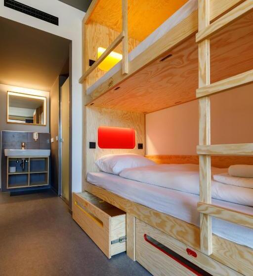 Quarto Familiar, Djh Moun10 Jugendherberge   Membership Required!