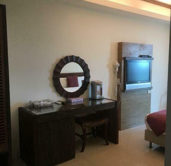 اتاق استاندارد با بالکن و چشمانداز دریا, Harmony Ocean