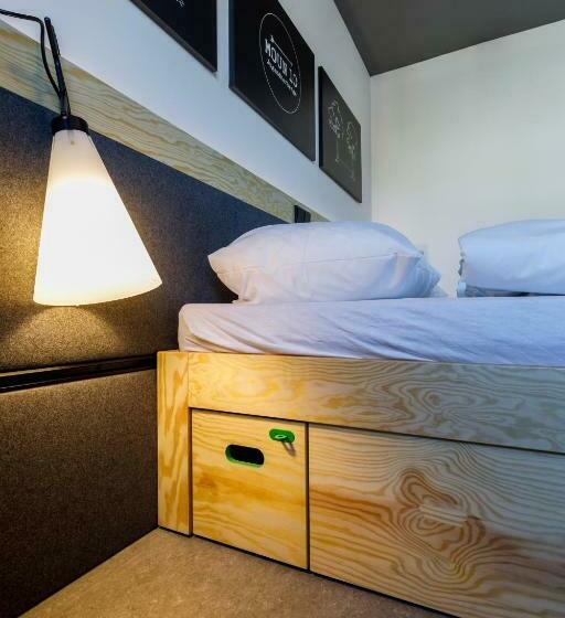 Quarto Estandar, Djh Moun10 Jugendherberge   Membership Required!