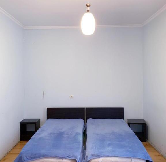 اتاق استاندارد سه نفره, Guest House Lela