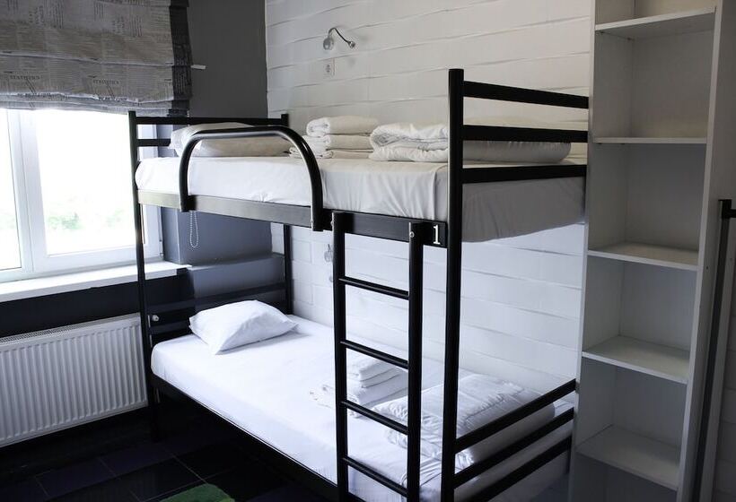 اتاق خانوادگی, Zipper House   Hostel