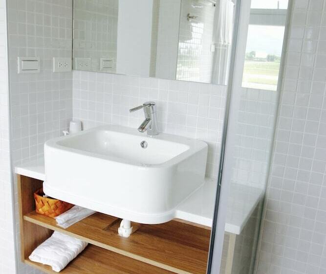 اتاق سوپریور سه تخته, Childlike House