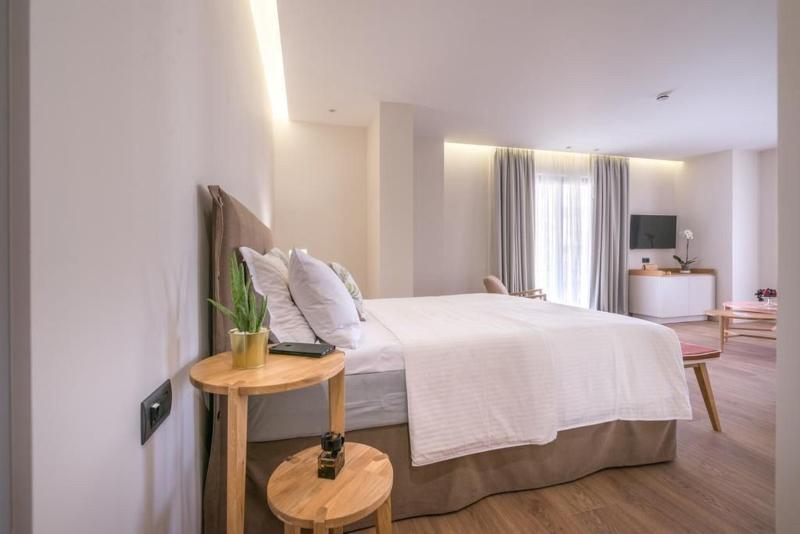 جناح جونيور ذو إطلالة جانبية على البحر, Glow Boutique Hotel & Suites