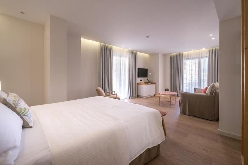 サイドシービュージュニアスイート, Glow Boutique Hotel & Suites