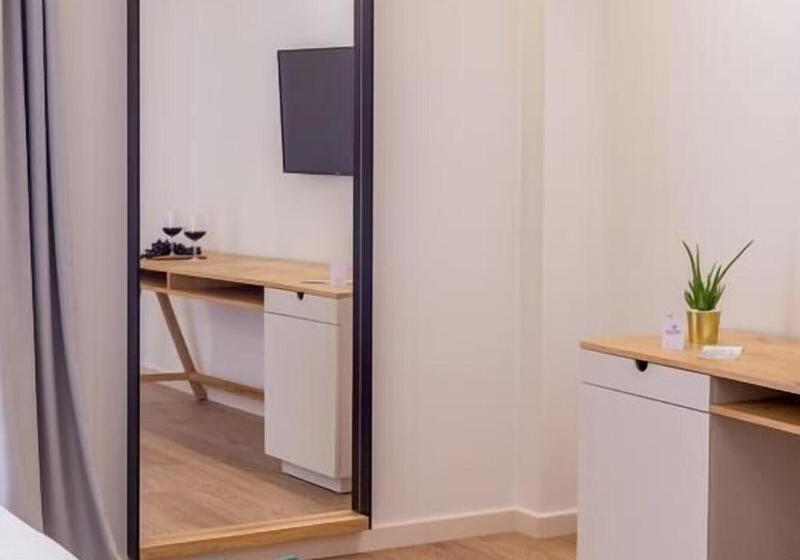 غرفة قياسية إطلالة جانبية علي البحر, Glow Boutique Hotel & Suites