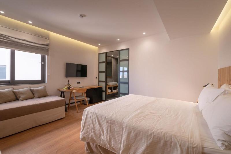 サイドオーシャンビューのトリプルルームスタンダード, Glow Boutique Hotel & Suites