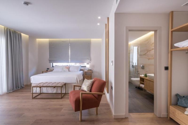 جناح ديلوكس, Glow Boutique Hotel & Suites