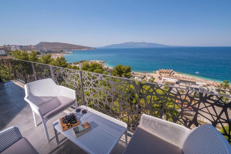 جناح سوبيريور مطل علي البحر, Glow Boutique Hotel & Suites