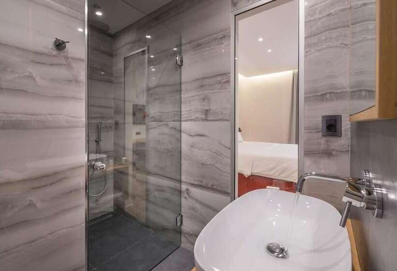 غرفة قياسية مزوَّدة بشُرفة, Glow Boutique Hotel & Suites