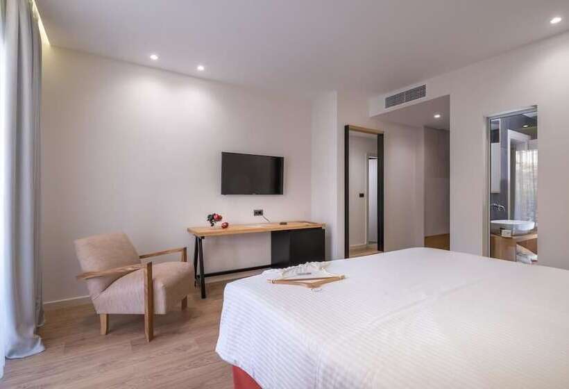 バルコニー付きスタンダードルーム, Glow Boutique Hotel & Suites