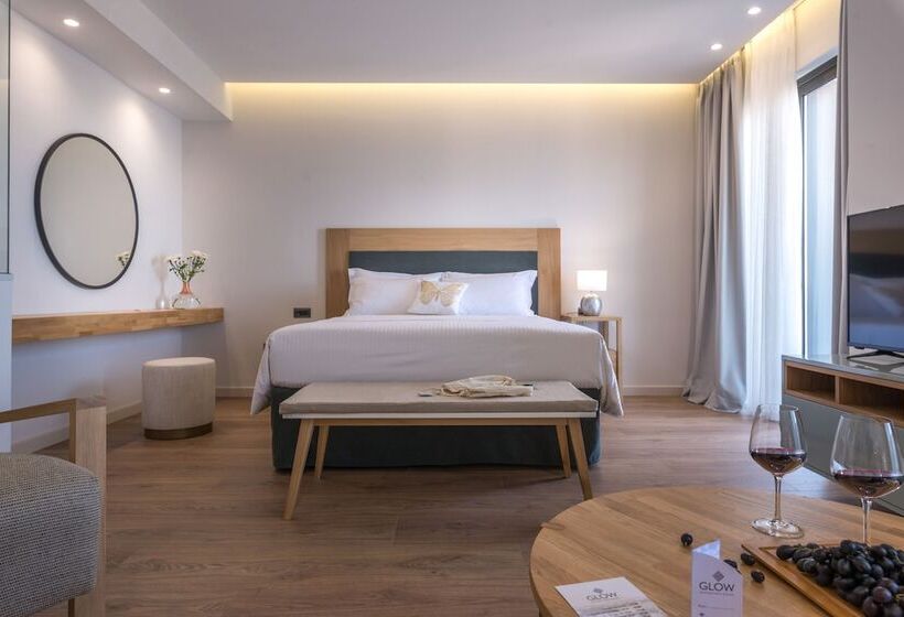 جناح جونيور مطلّ علي البحر, Glow Boutique Hotel & Suites