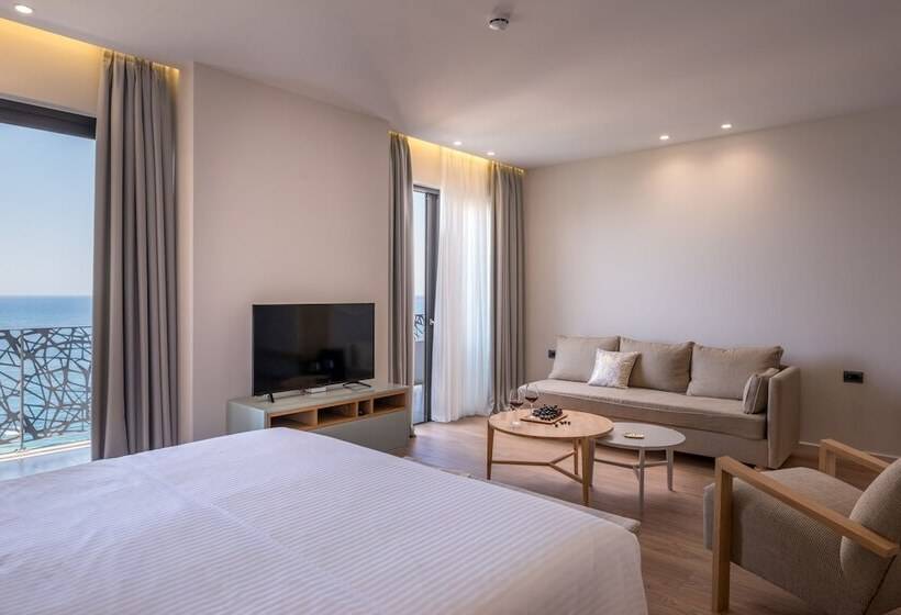 جناح جونيور مطلّ علي البحر, Glow Boutique Hotel & Suites