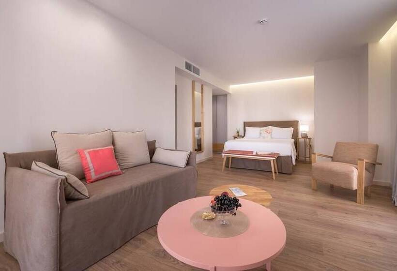 جناح جونيور ذو إطلالة جانبية على البحر, Glow Boutique Hotel & Suites