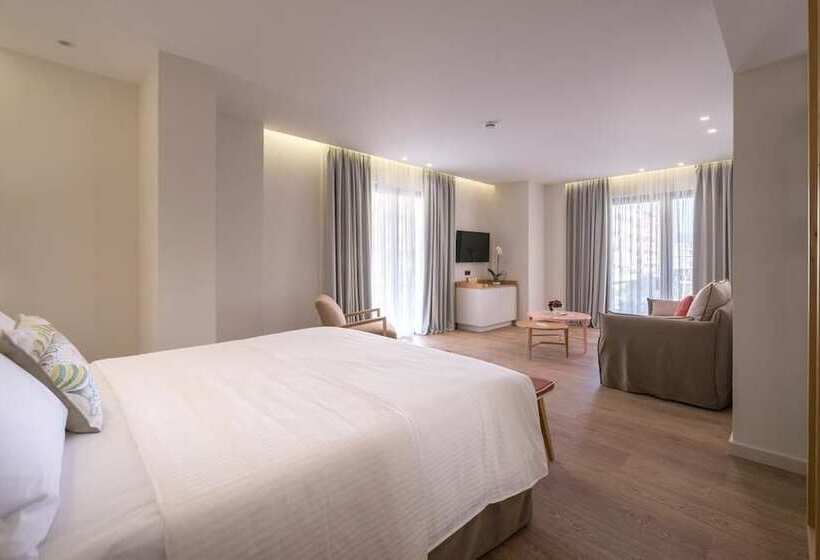 جناح جونيور ذو إطلالة جانبية على البحر, Glow Boutique Hotel & Suites