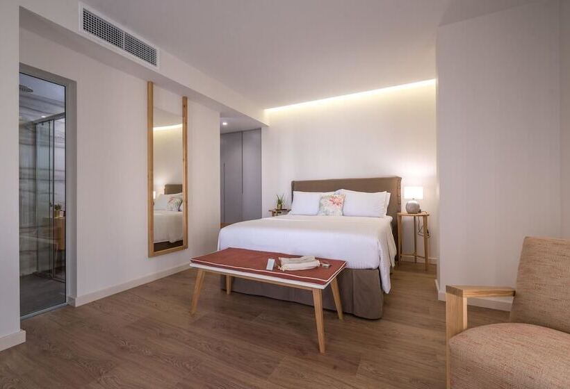 サイドシービュージュニアスイート, Glow Boutique Hotel & Suites
