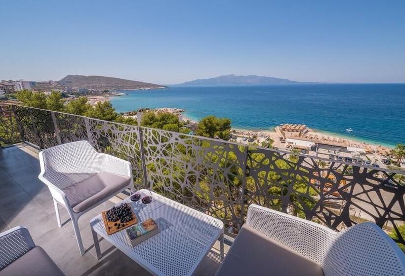 جناح سوبيريور مطل علي البحر, Glow Boutique Hotel & Suites