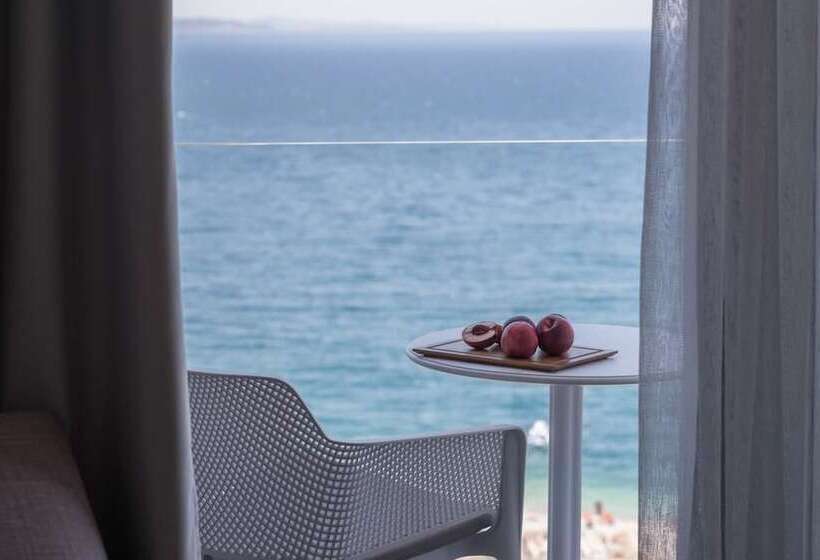 جناح سوبيريور مطل علي البحر, Glow Boutique Hotel & Suites