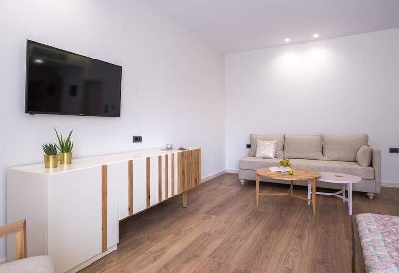 جناح ديلوكس, Glow Boutique Hotel & Suites