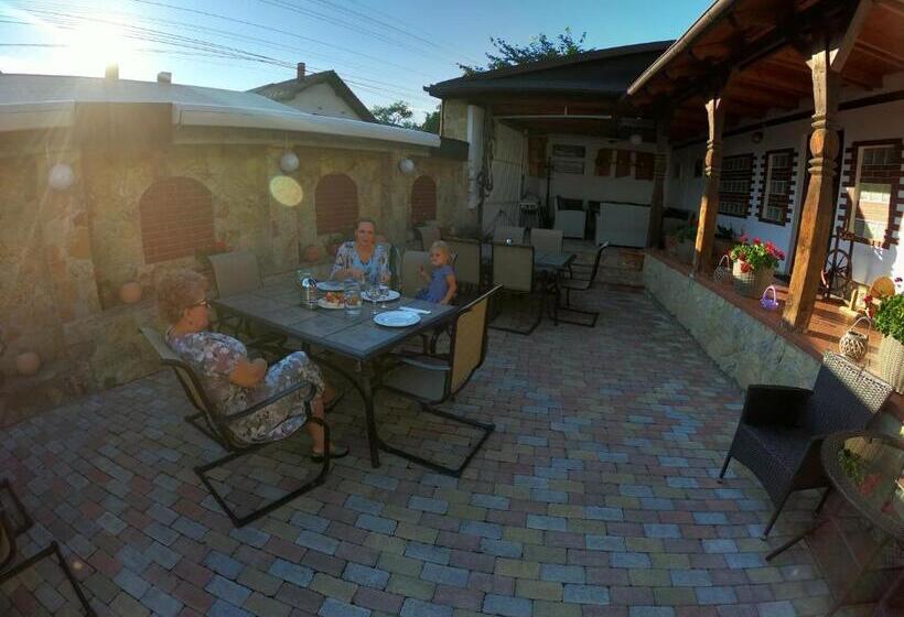 غرفة إقتصادية, Casa Bucovineana