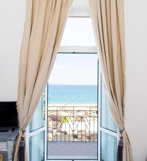 Triple Room Sea View, Miramare