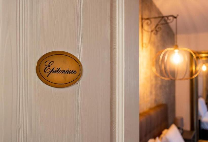 غرفة قياسية مطلّة علي البحر, Miramare